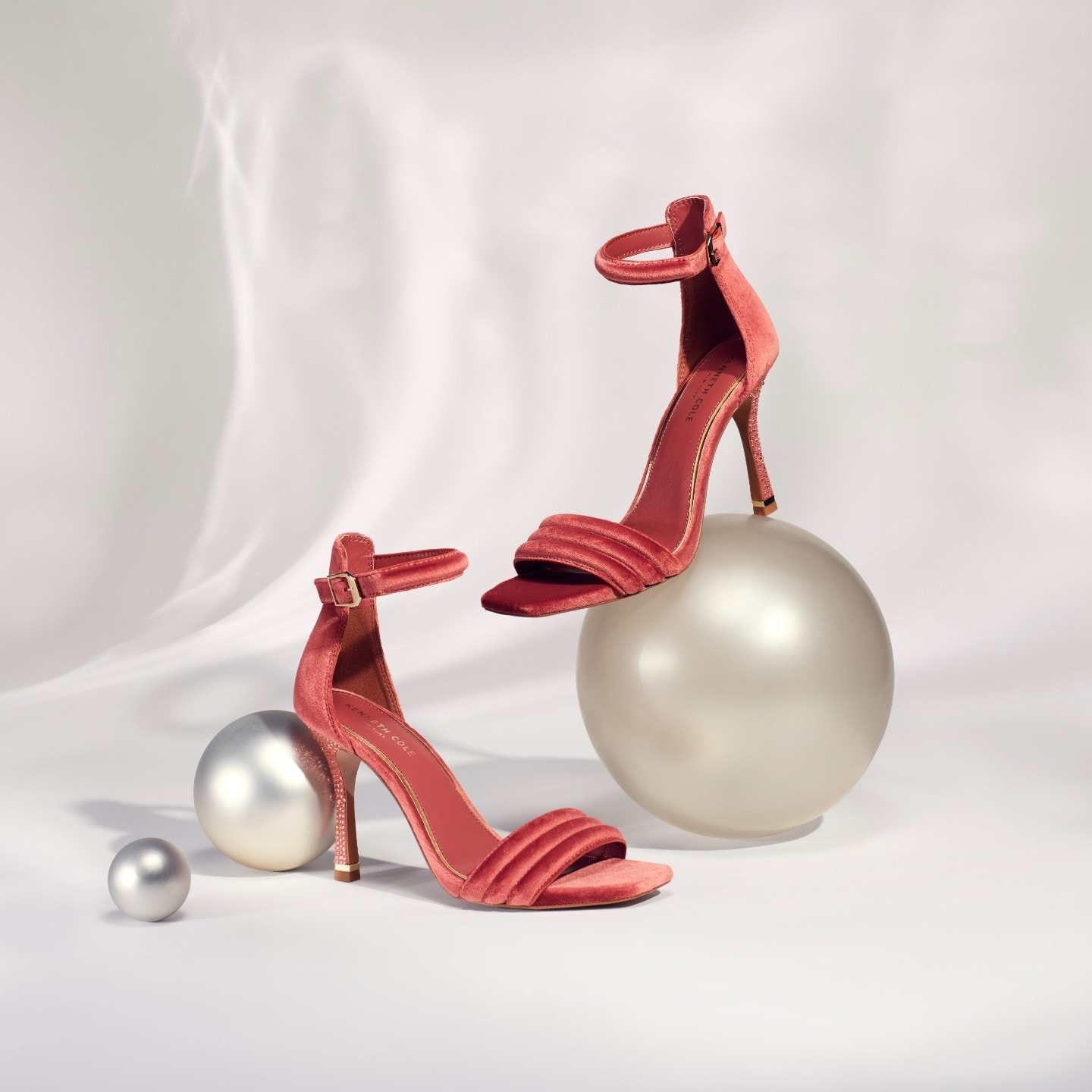 Kenneth Cole 限時低至3折