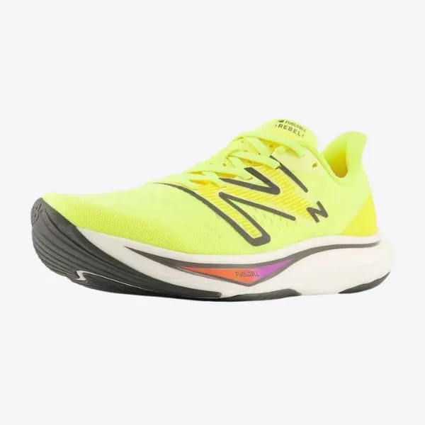 New Balance Fuelcell 系列鞋款 8 折，立即下單省 NT$1600 9