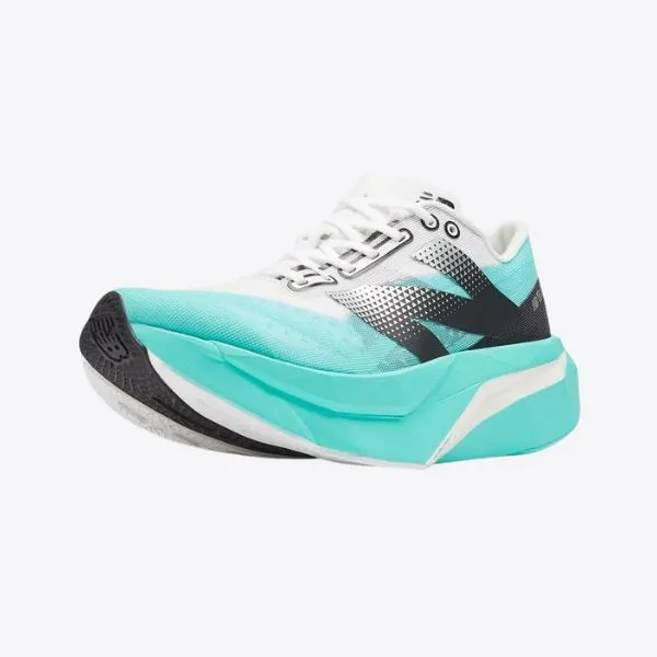 New Balance Fuelcell 系列鞋款 8 折，立即下單省 NT$1600 1