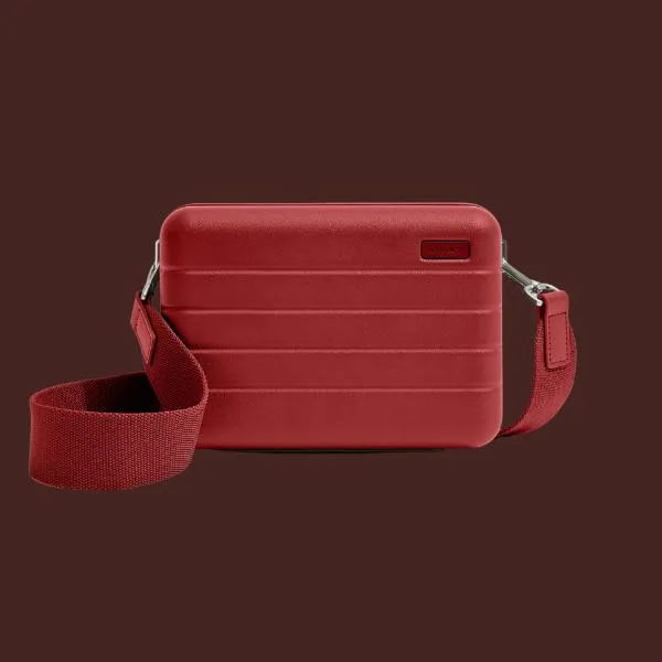 Away 行李箱、手提包熱賣中，多色可選最低 US