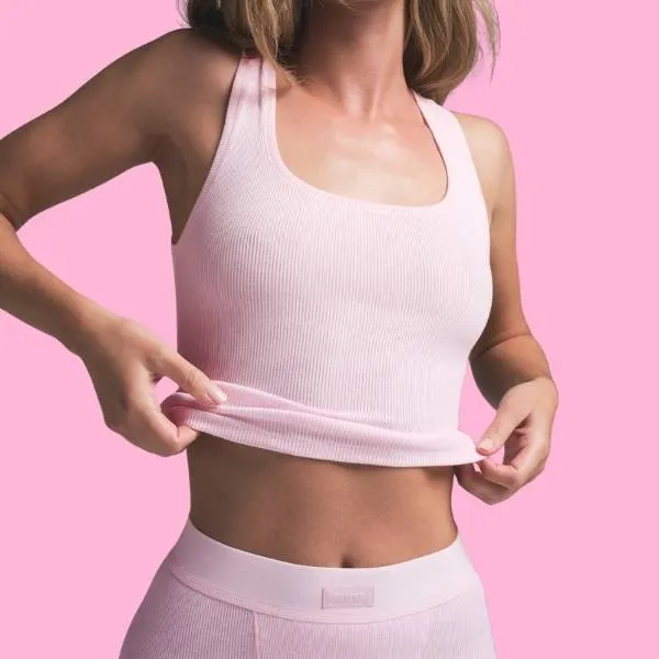 Skims 百搭T恤、背心買 2 送 1