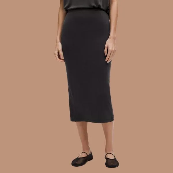 Lululemon 新款長裙登場，正反兩穿+修飾臀腿本季必敗！