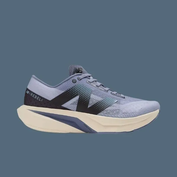 New Balance FuelCell Rebel v4 跑鞋各色 8 折，現省 NT0