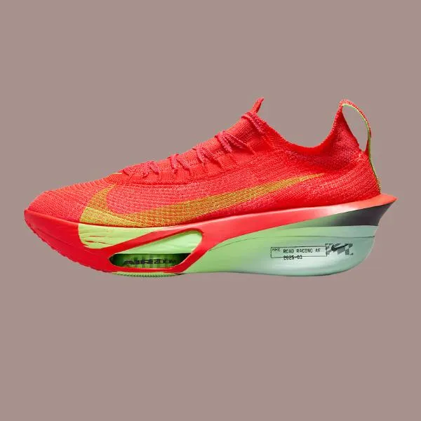 2025 最強碳板跑鞋推薦｜Asics、Hoka、Nike 等熱門款全面解析