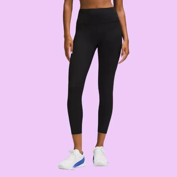 Lululemon 暢銷 Top 10 單品推薦，從瑜珈褲到外套一應俱全