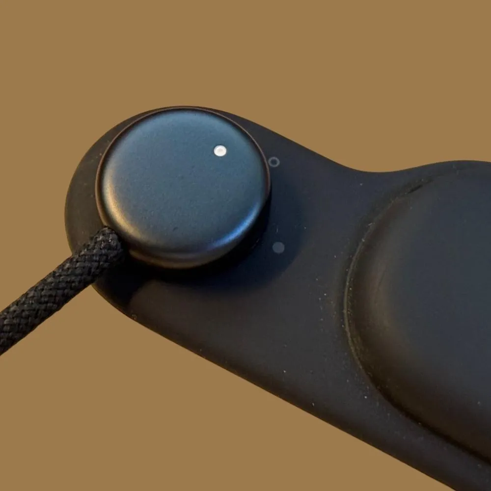 全黑 Vision Pro 真的存在？2025 最新原型機外洩細節全解析