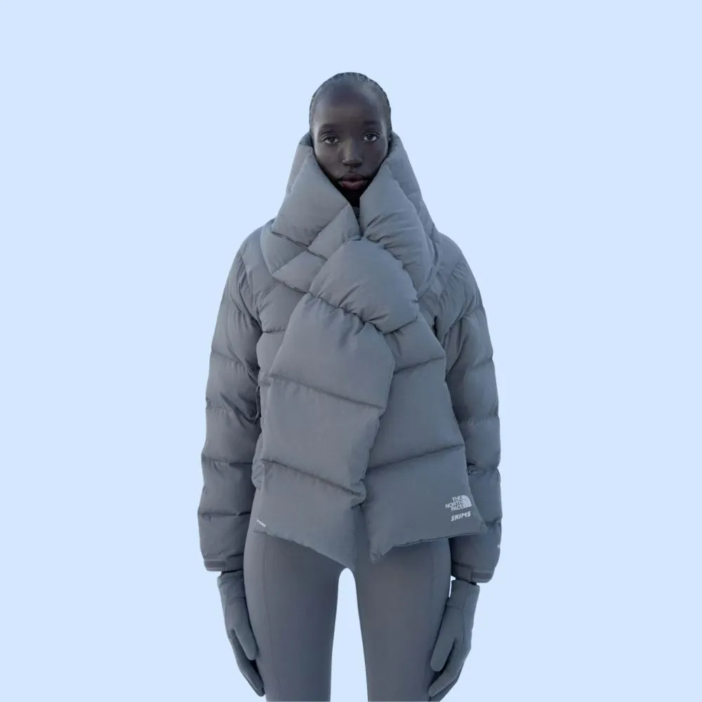 滑雪季必收新單品：The North Face 第二次攜手 SKIMS 推出全新羽絨外套與顯瘦機能層